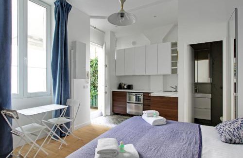 Pigalle Apartment | Pick a Flat's Apartment in Montmartre - Rue des Martyrs studio