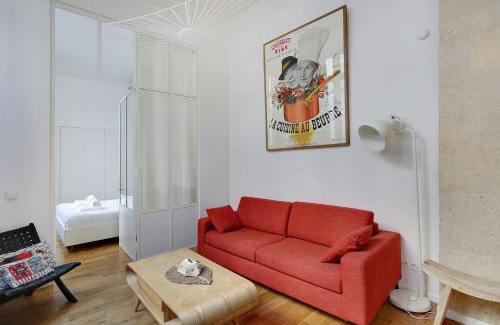 Quartier de la Porte-Saint-Denis Apartment | Pick A Flat's Apartment in Upper Marais - Rue d'Hauteville