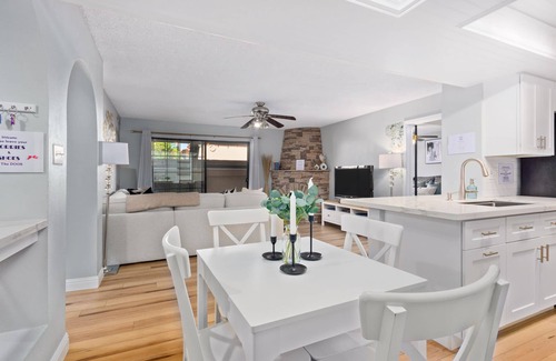 North Mountain Condo | Pickleball, Pools, Internet, Free Parking Paradisen