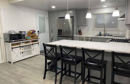 Montclair House | PickleballShopsFoodies 5Bedrms 2Washers 3Dryers