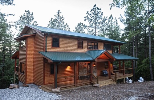 Broken Bow Cabin | Pickleberry Ridge Luxury Spa Retreat, Steam Room, 2 Masters, Elegant, Hot Tub