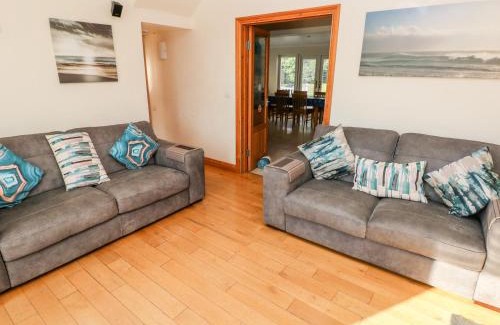 St Brides House | Pickleridge View