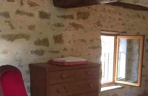 Hauteroche Cottage | Pickwicks Cottage in the heart of Burgundy