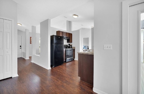 Westside House | ~Picnic Paradise Sleeps 8 Grill & More!~