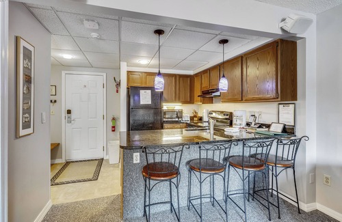 Killington Condo | Pico D305 condo ski on/off The best family mountain. D305 (please note this unit has NO AIR CONDITIONING)