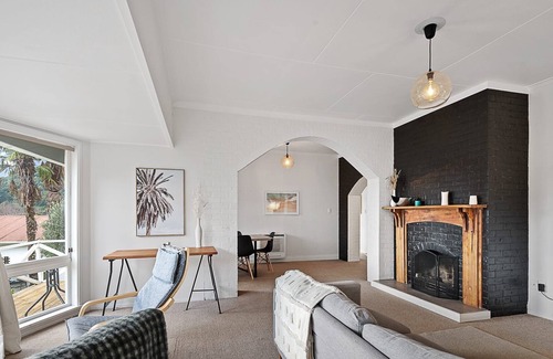 Picton House | Picton Stay In Charming Vibes