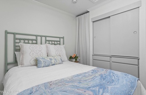 Ocean Springs Cottage | Picture book community in Downtown