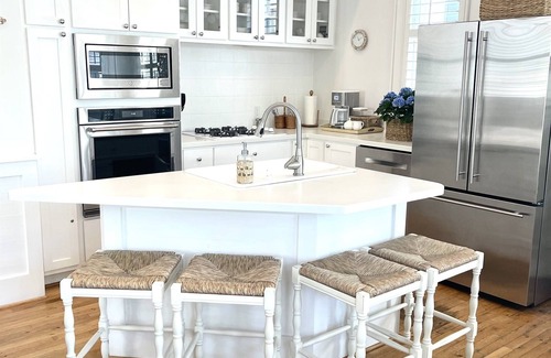 Sunnyside House | Picture Perfect - Steps to Beach – Designer Attention to Detail – Carillon Beach