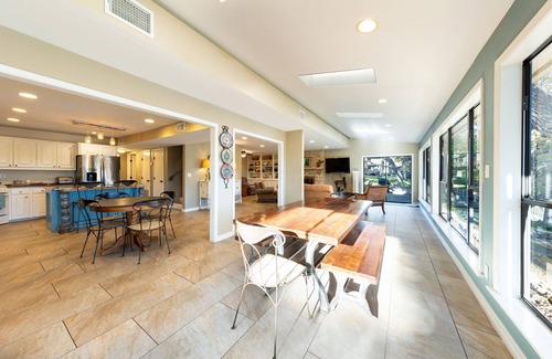 New Braunfels House | Picturesque and Peaceful 4B on the Guadalupe River - Take in the Waterfall Sound