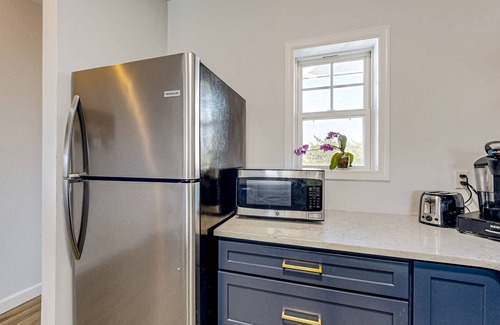 Villages of Five Points Condo | Picturesque Condo w/stunning balcony views, shared pool, dog friendly