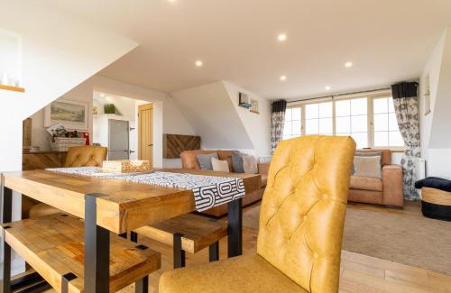 Wakefield House | Picturesque cottage with views