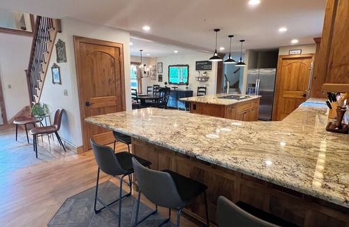 Granby House | Picturesque Lake House with 6 bedroom, 4 bath in Granby CT.