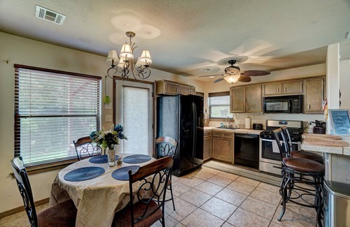 Medicine Park House | Picturesque Mountain View near Fort Sill