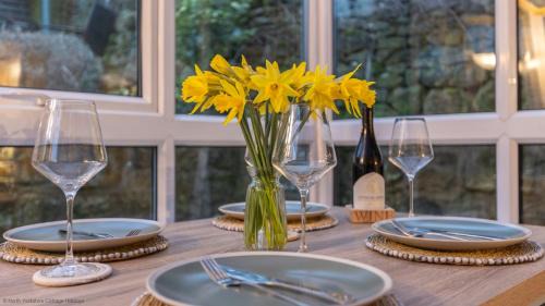 Ampleforth House | Picturesque Stone Cottage in the Heart of North Yorkshire Village - Hideaway Cottage