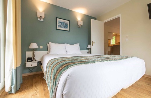 Connelles Resort | Picturesque town of Connelles nearby
