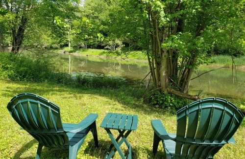 Hartwick Cabin | Picturesque Waterfront Log Cabin