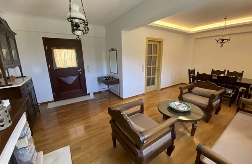 Filoti Apartment | Piecefull country Home in Greek island (Naxos) Oak & Olive seanerynFree Parking