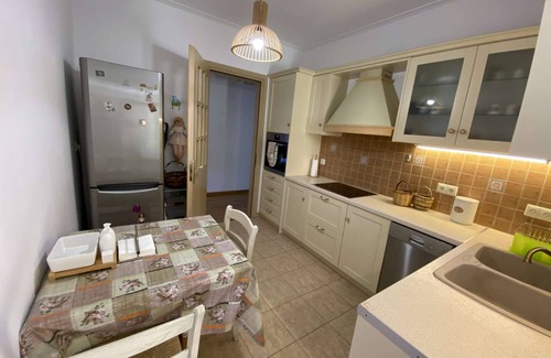 Filoti Apartment | Piecefull country Home in Greek island (Naxos) Oak & Olive seanerynFree Parking