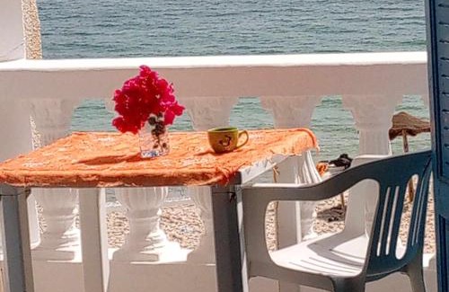 Chott Mariem Apartment | Pied dans l'eau avec balcon