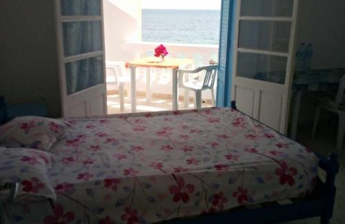 Chott Mariem Apartment | Pied dans l'eau avec balcon