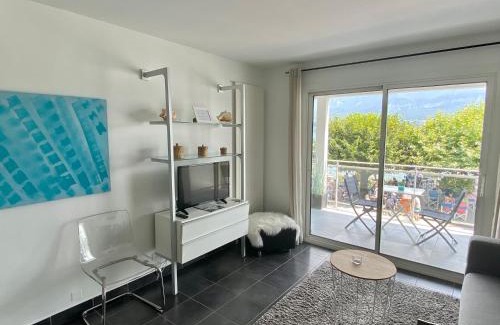 Le Bourget-du-Lac Apartment | Pieds dans l'eau au lac du Bourget