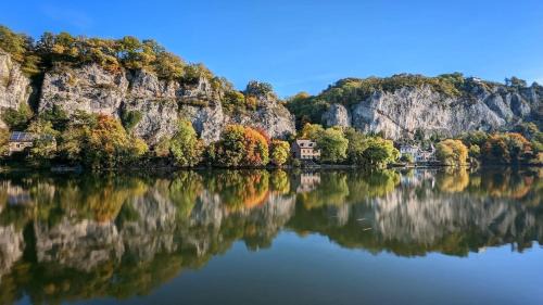 Profondeville House | Pieds dans l'eau Private Wellness Bordure de Meuse