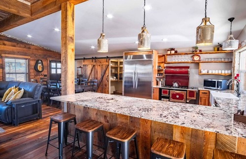 Payson House | Pieper Mansion - Historic Charm & Modern Comfort!