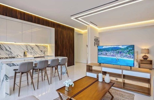 Romantic Zone Condo | PIER 57 - 609 | Open 2BR Condo in Romantic Zone