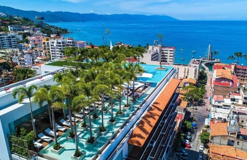 Romantic Zone Condo | PIER 57 - 709 | 2BR Condo w/Mountain View in PV
