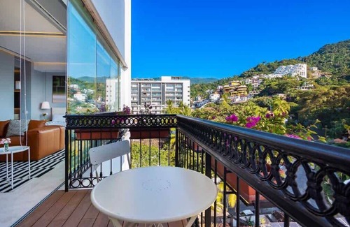 Romantic Zone Condo | PIER 57 - 709 | 2BR Condo w/Mountain View in PV