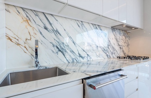 Romantic Zone Condo | Pier 57 Ocean Views Chic 2 bedrooms 2 baths Romantic Zone