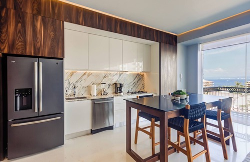 Romantic Zone Condo | Pier 57 Romantic Zone Ocean Views 2 bedroom 2 bath