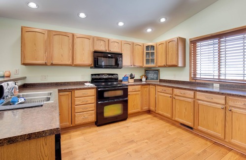 Eagle River House | Pier, Catfish Lake Access: Eagle River Getaway!