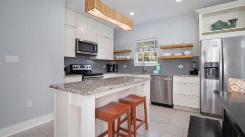 Crystal Beach House | Pier DestinY 66 Pompano Street