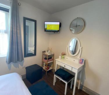 Dingle Cabin | Pier House Room