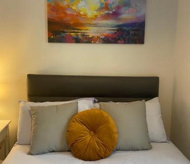 Dingle Cabin | Pier House Room