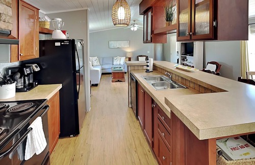 Rockport House | Pier Pressure | Pet Friendly + Private Fishing Pier!