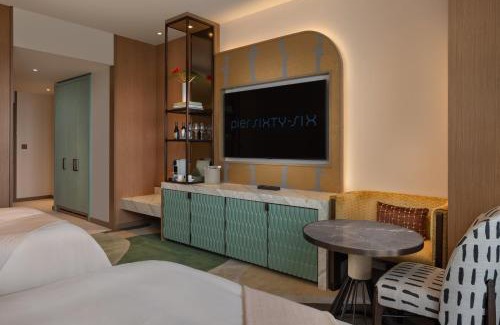 17th Street Causeway Hotel | Pier Sixty-Six