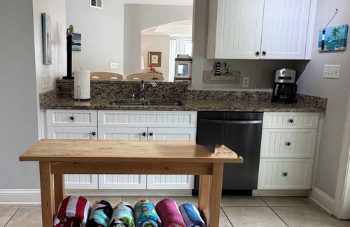 Tybee Island Apartment | Pier Walk On 15th