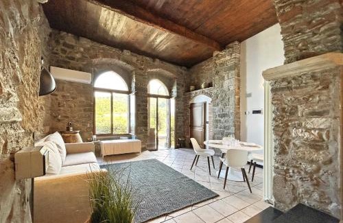 Corniglia Apartment | Pietra Azzurra, Newly Renovated