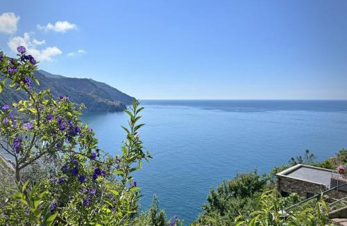 Corniglia Apartment | Pietra Azzurra, Newly Renovated