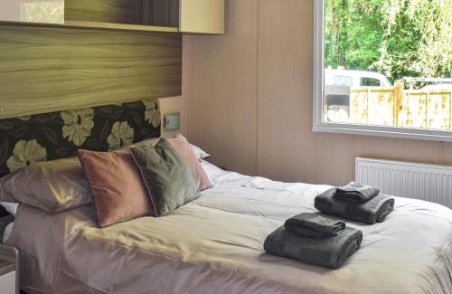 Yarmouth House | Pigeon Coo Lodge