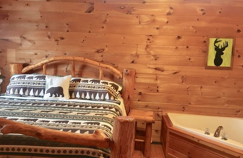 Pigeon Forge Cabin | Pigeon Forge, Amazing Mountain View, Great Location, Pool Table, Hot Tub,Arcade.