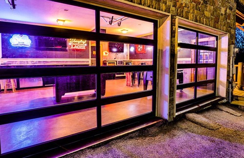 Gatlinburg - Pigeon Forge Cabin | Pigeon Forge - Hunter's Paradise - 4 Bedroom - Sleeps 15