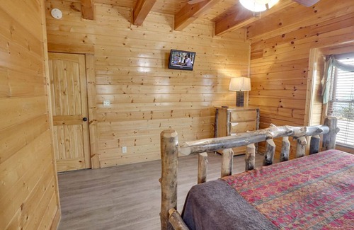 Sevierville Cabin | Pigeon Forge - Legacy Lodge - 12 Bedroom - Sleeps 58