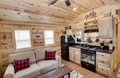 Sevierville Cabin | Pigeon Forge - Little Lake Oar'asis - 1 Bedroom - Sleeps 4