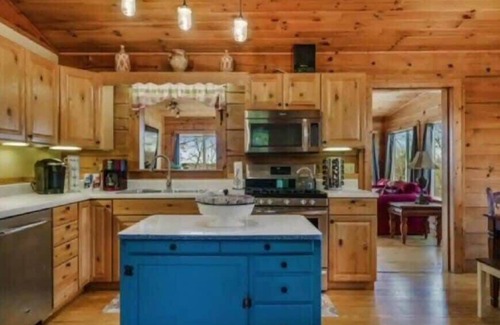 Crossville Cabin | Pigeon Ridge cabin/Cumberland State Park 2B/2B