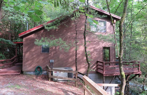 Gatlinburg - Pigeon Forge Ski Chalet | Pigeon River Hideaway on the Little Pigeon River, Smoky Mountains