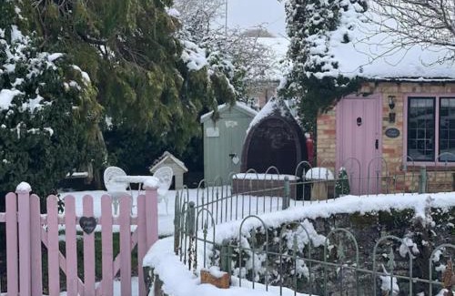 Wickhamford House | Piglet Cottage