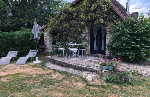 Ladignac le Long Cottage | piglets porcherie rustic gite